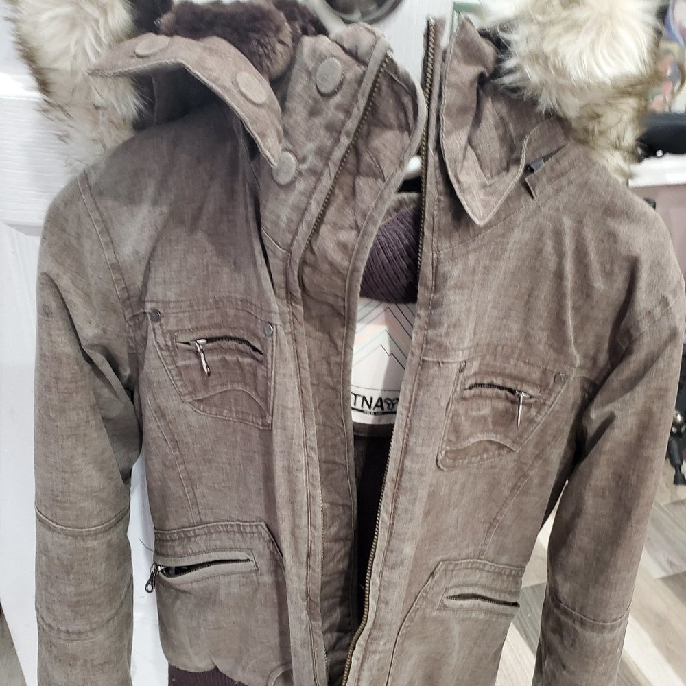 TNA St. Moritz short parka (super warm and cozy!)